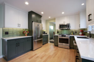 Lovely recently renovated Green Kitchen in Schaumburg